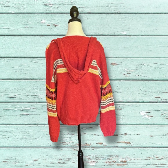 Easel Crimson Hooded Knit Sweater - Picture 7 of 16